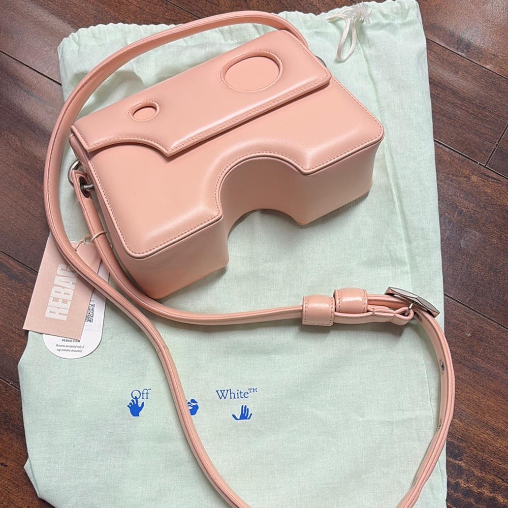 Off white burrow 22 bag